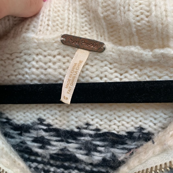 FREE PEOPLE sweater - Picture 3 of 5